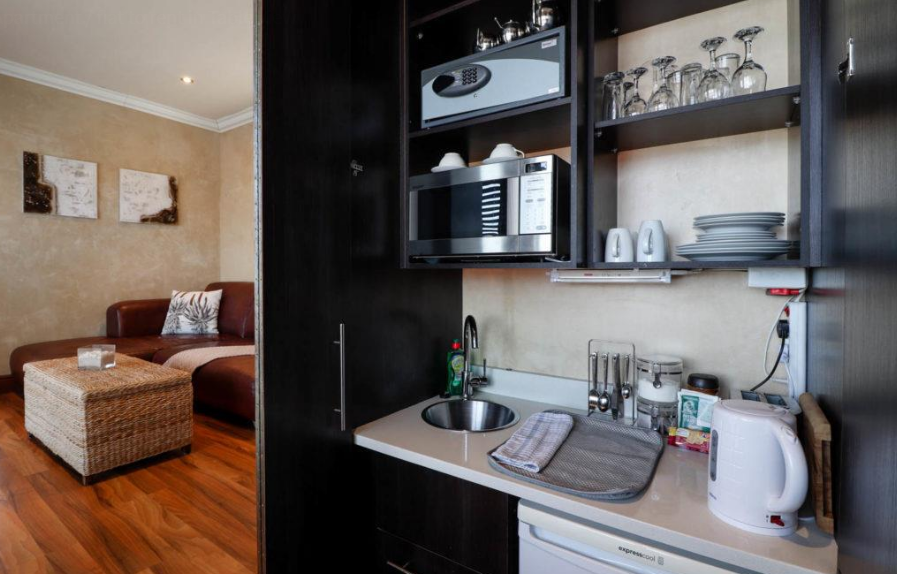To Let 1 Bedroom Property for Rent in Table View Western Cape